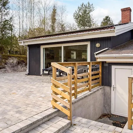 12 Person In Nex Snogebæk