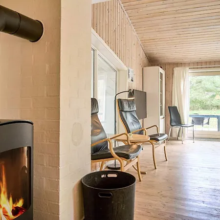 12 Person In Nexo Snogebæk