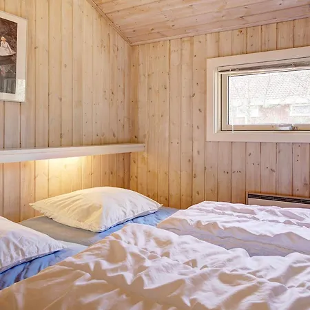 12 Person In Nexo * Snogebæk