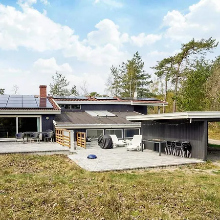 4 Star In Nexo Vakantiehuis *