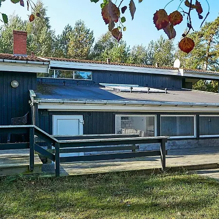 12 Person In Nex Snogebæk